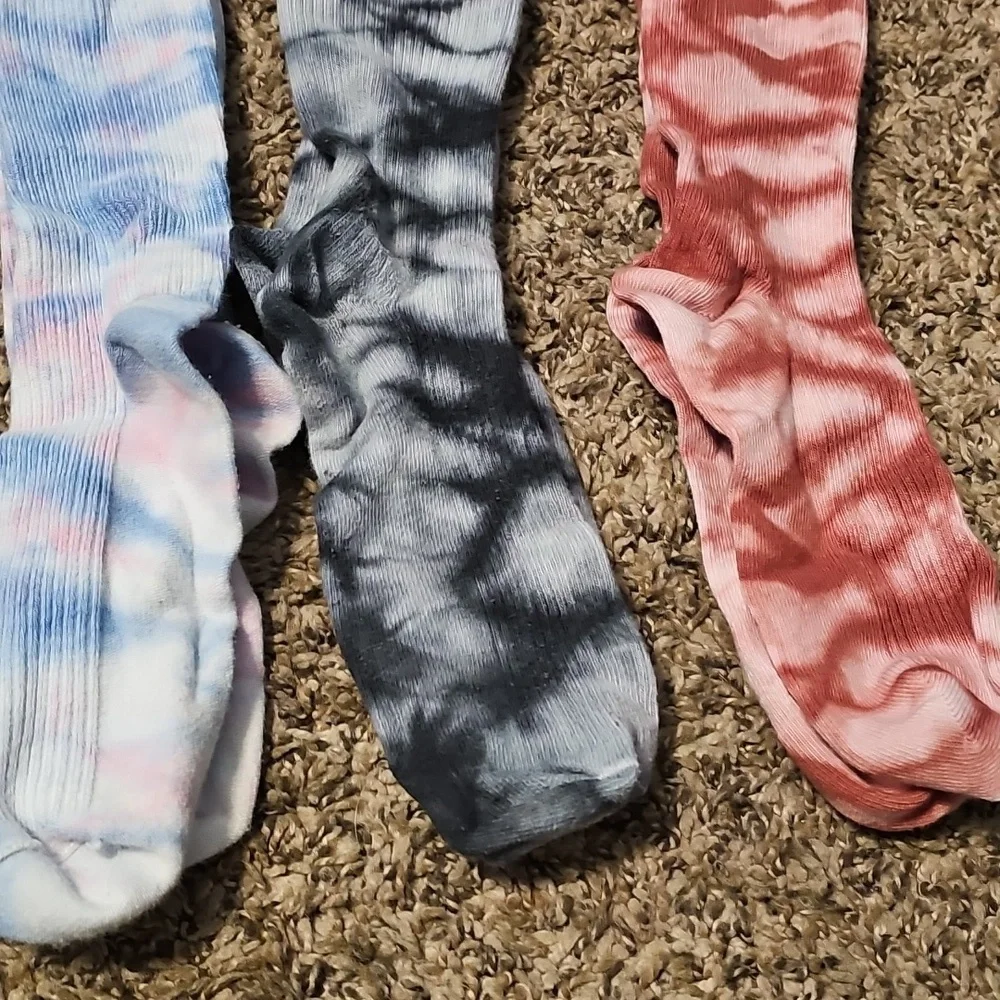 3 Pairs Of Womens Tie Dye Socks!! Nwots Med/lg